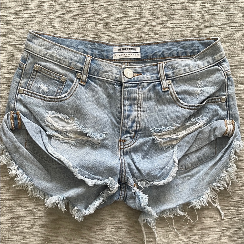 One Teaspoon Women's Distressed Denim Shorts - Light Blue, Bandit style